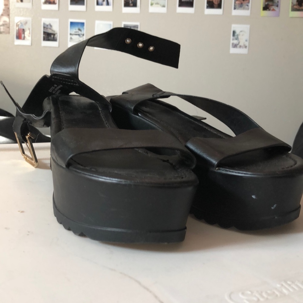 Bamboo platform sandals